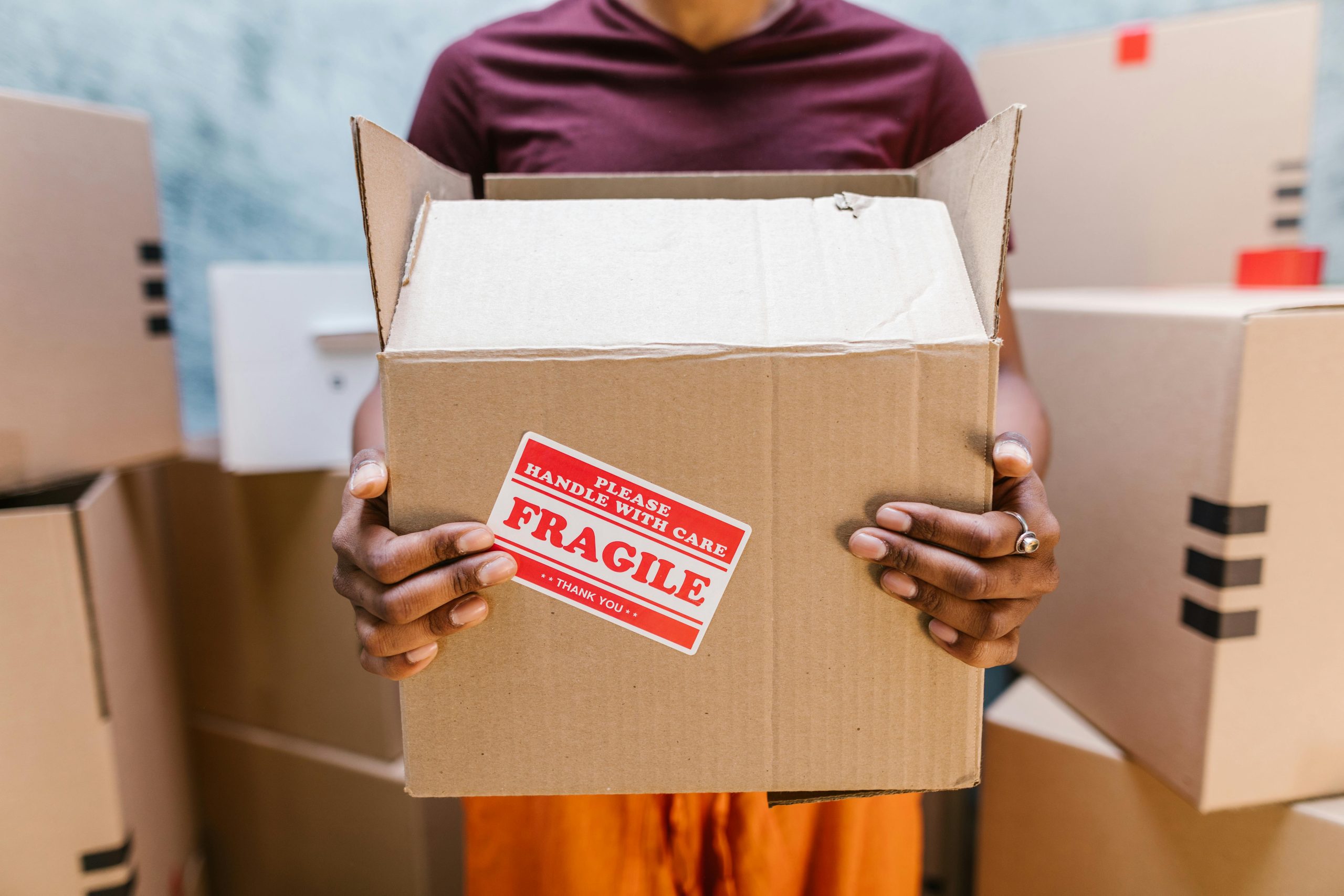 moving fragile items by movers and packers in business bay